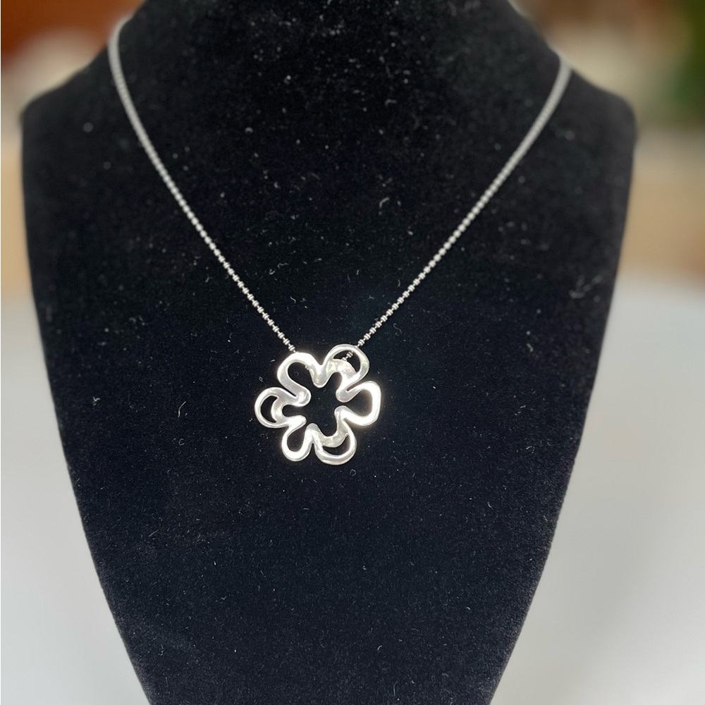 Silpada Sterling Silver Flower Pendant Necklace
